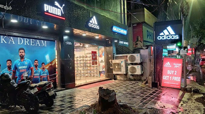 Foot Lounge Adidas Skechers Puma