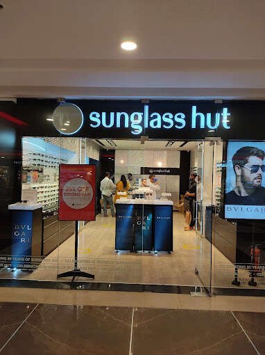 Sunglass Hut 