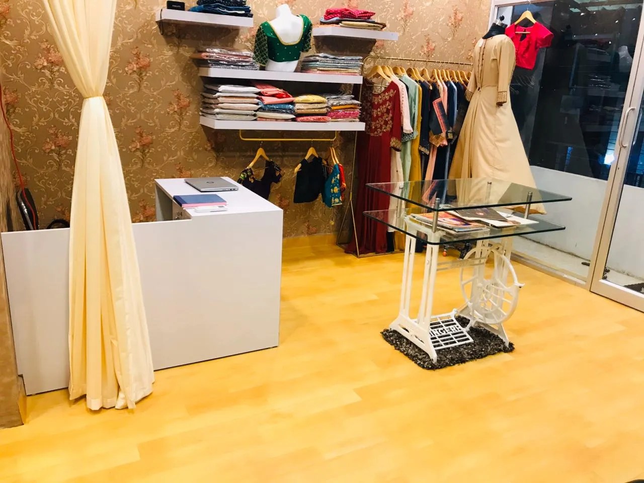 Style & Smitten - Designer Boutique & tailor