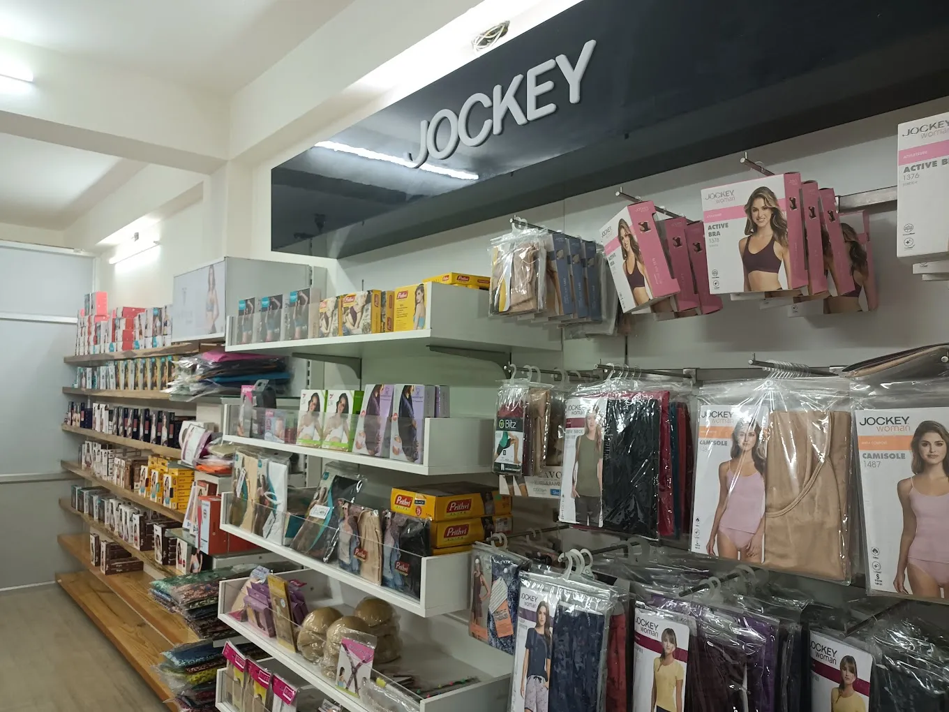 Instyle family innerwear store