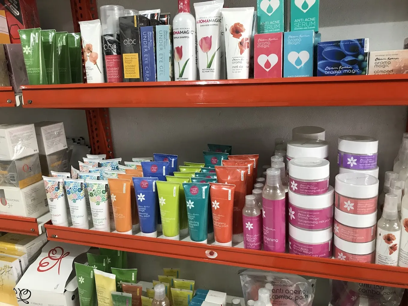 ZTI Cosmetic Store