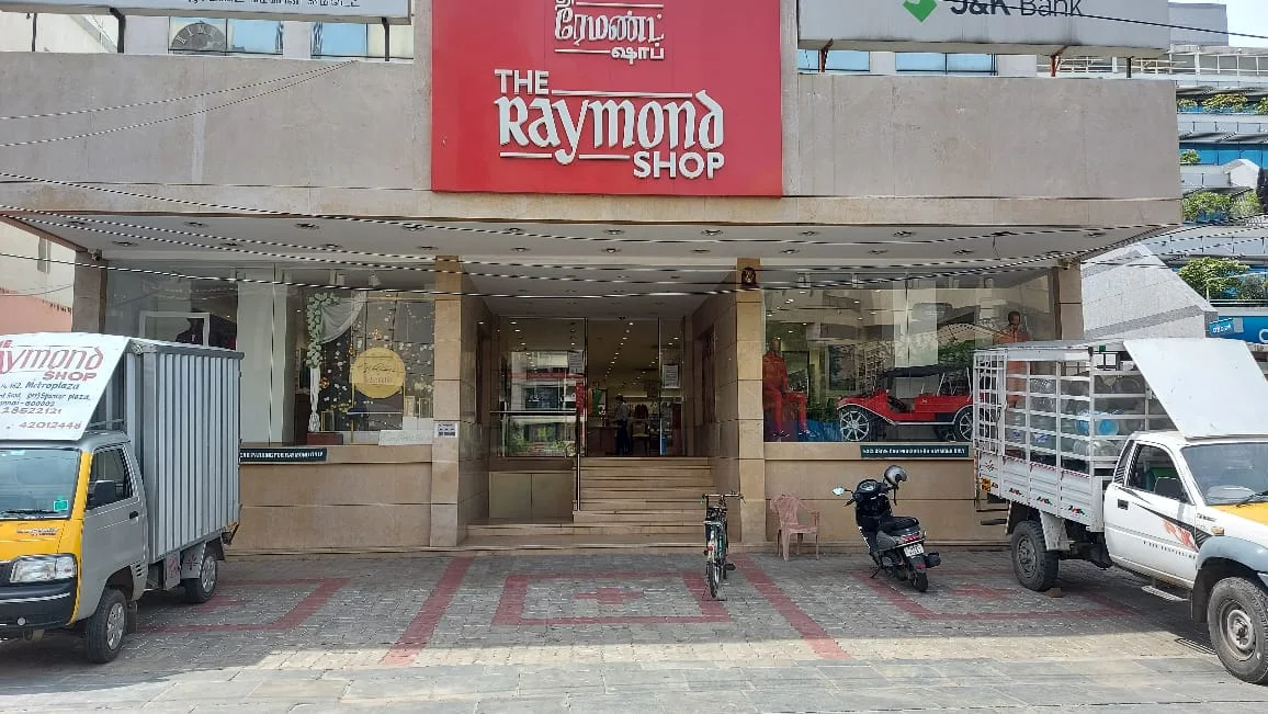The Raymond Shop