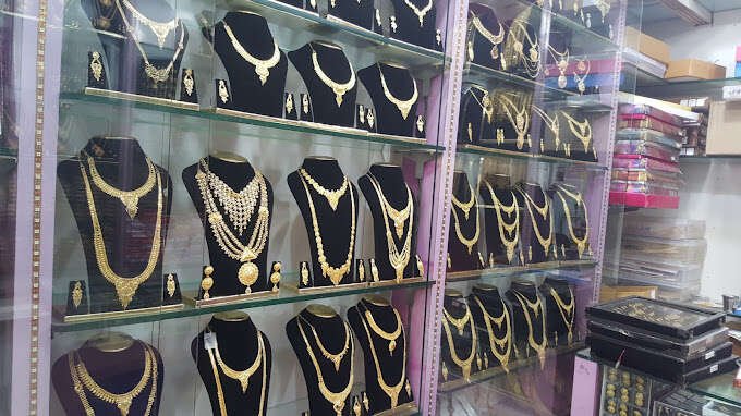 Maarani Gold Covering