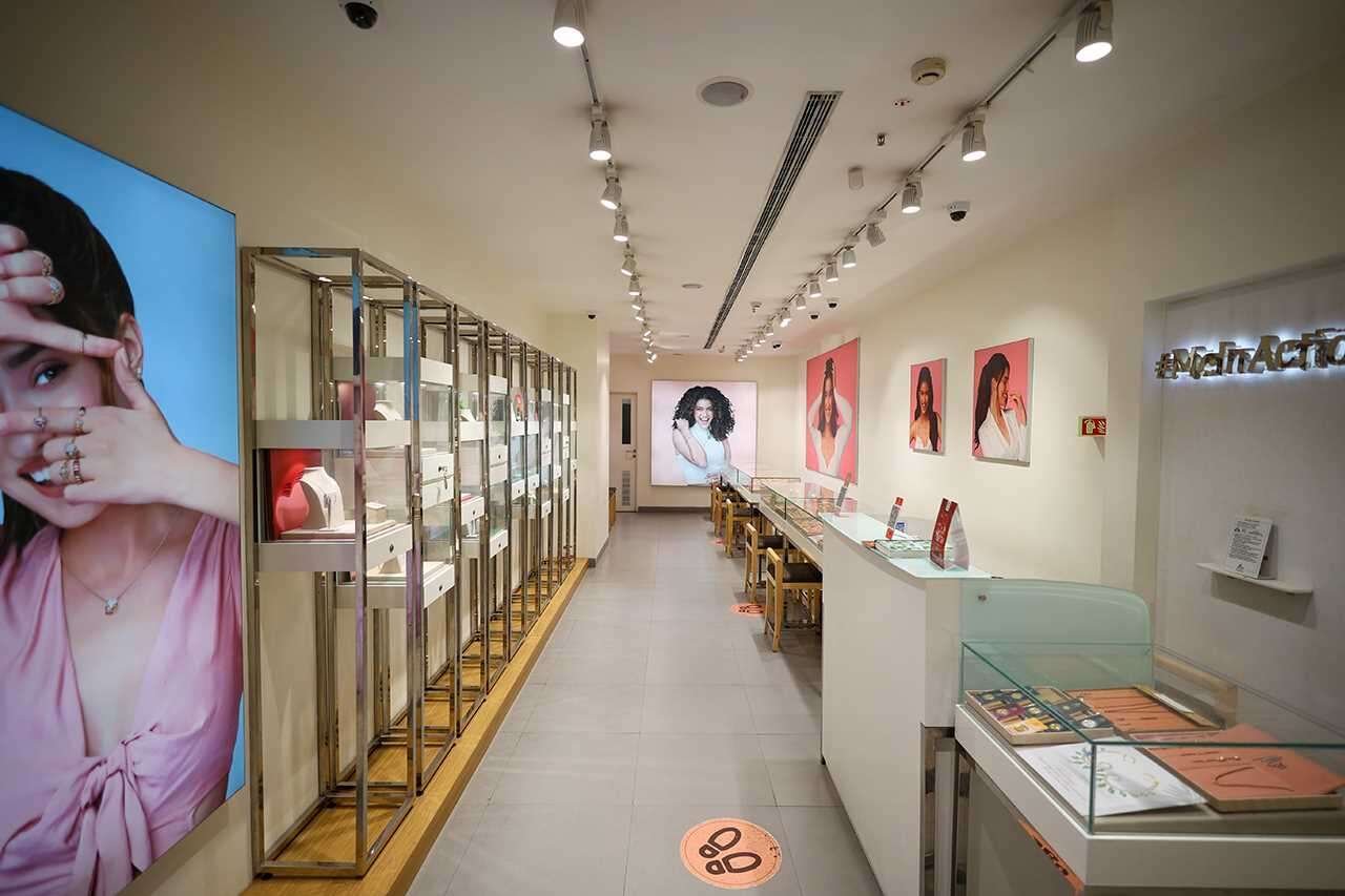 Mia