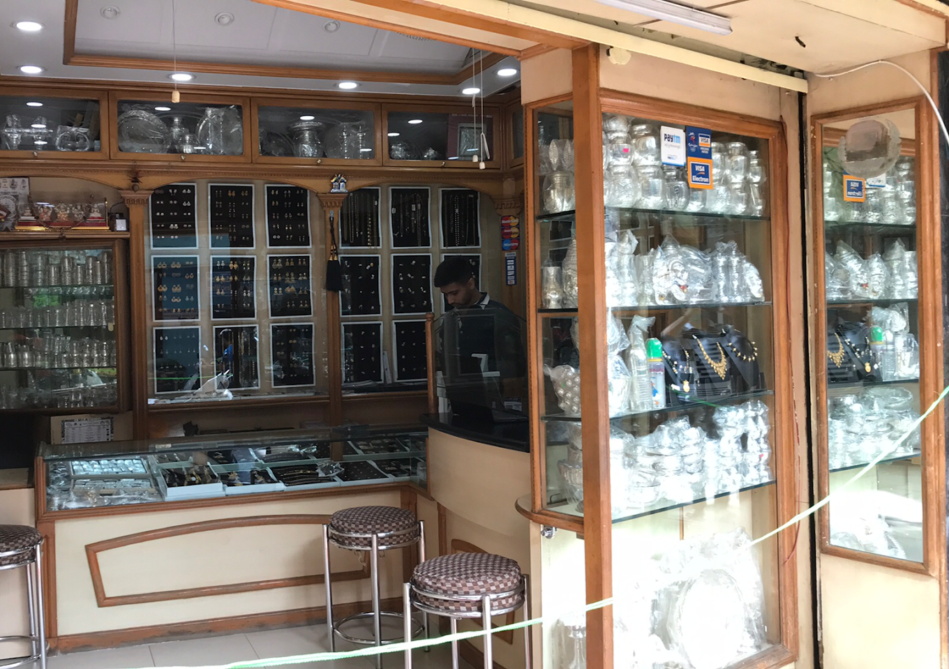  SRI PRIYA JEWELLERS