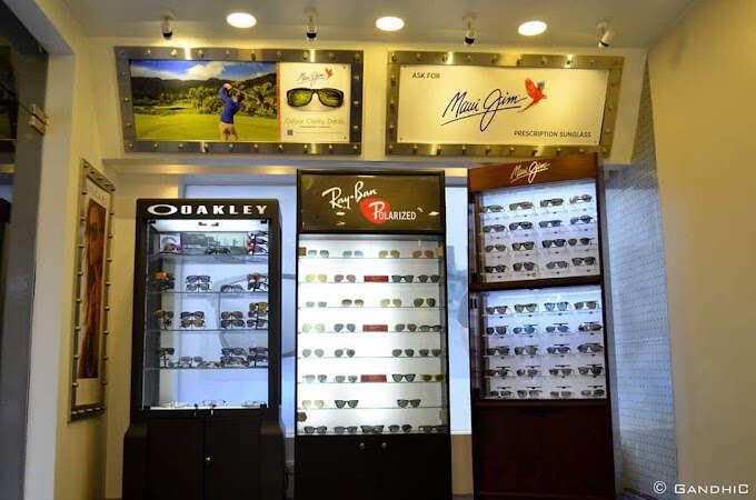 OAKLEY