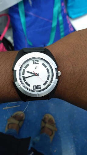 Fastrack store