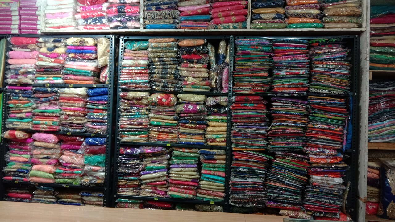 Moni textile readymade
