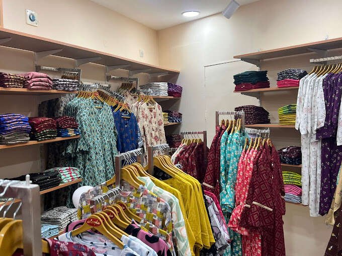Anyla Women's & Girl's Wear
