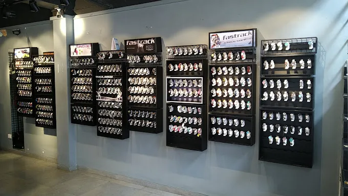 Fastrack store