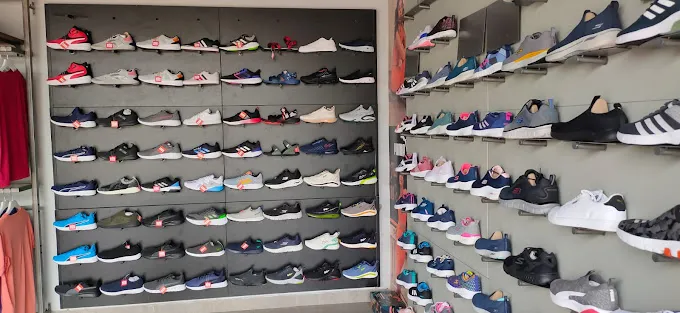 Adidas Skechers Puma Reebok - Foot Lounge