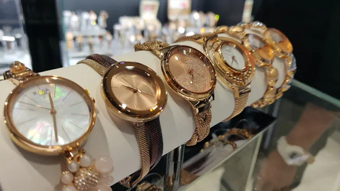 Helios Watch Store - By Titan