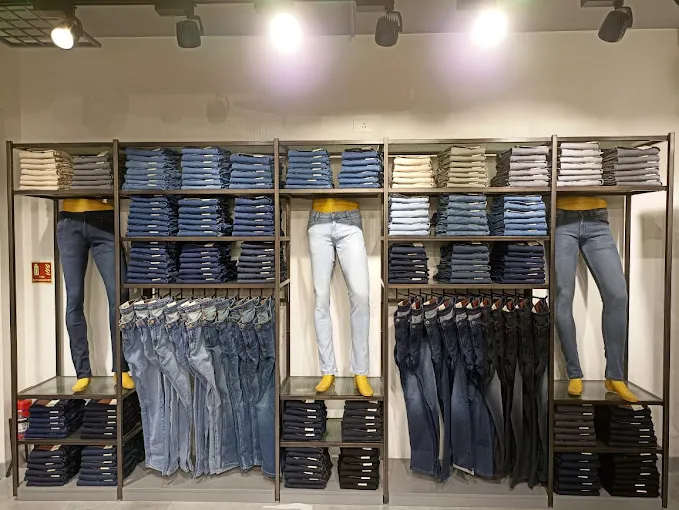 Peter England Men's Exclusive Showroom