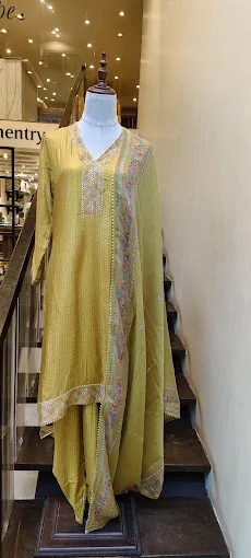 TYPE "The multidesigner store"