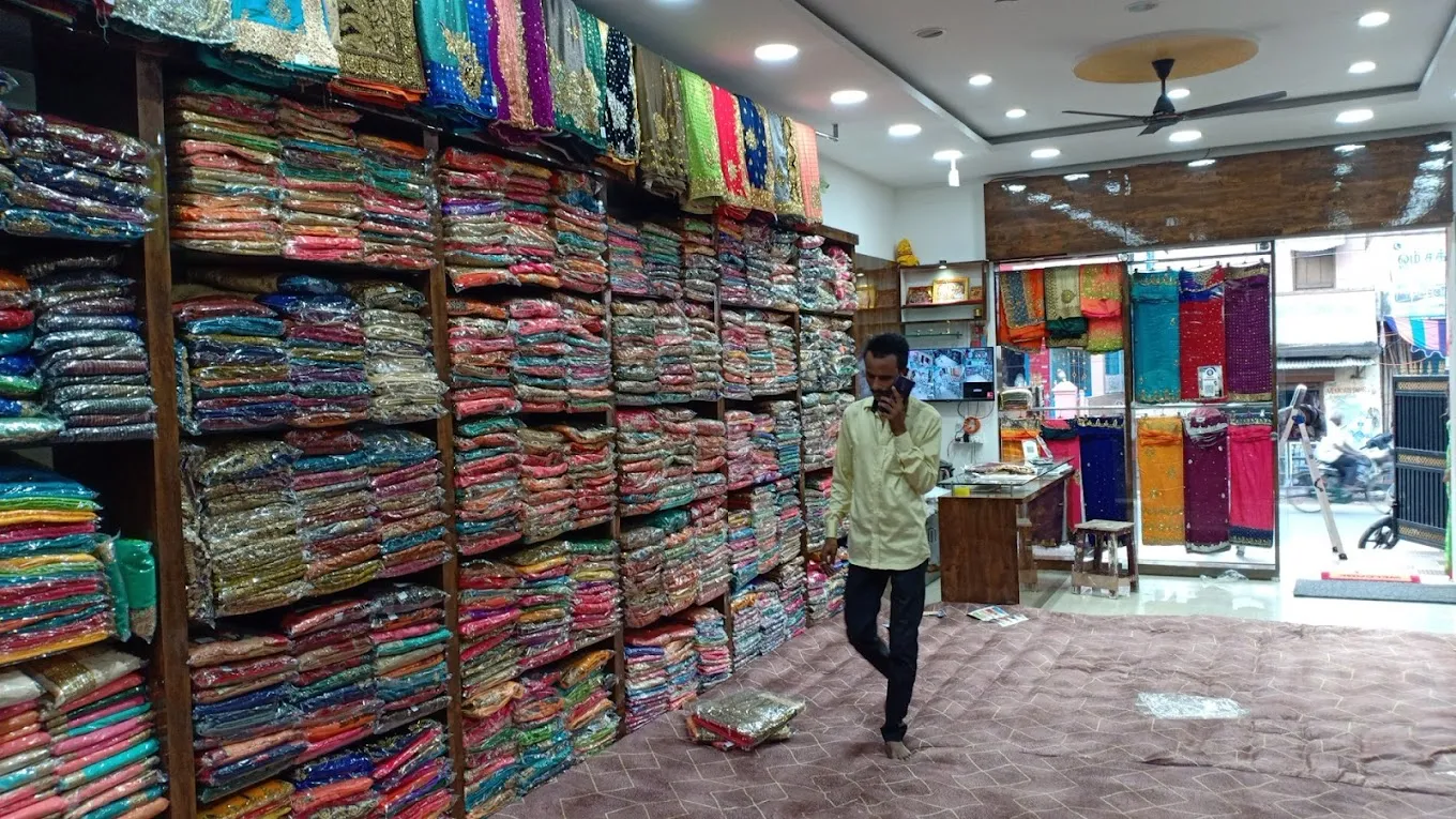 Ganesh sarees center