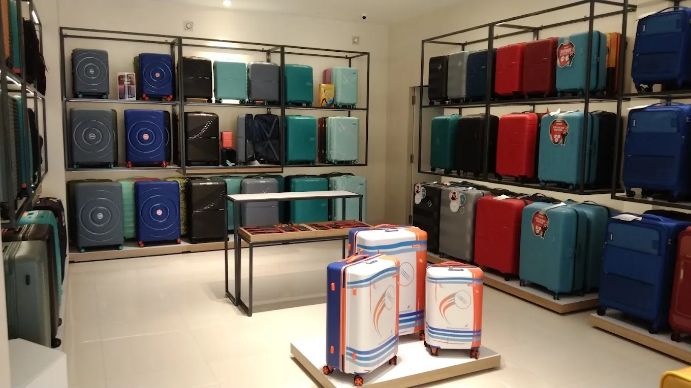 American Tourister & Samsonite