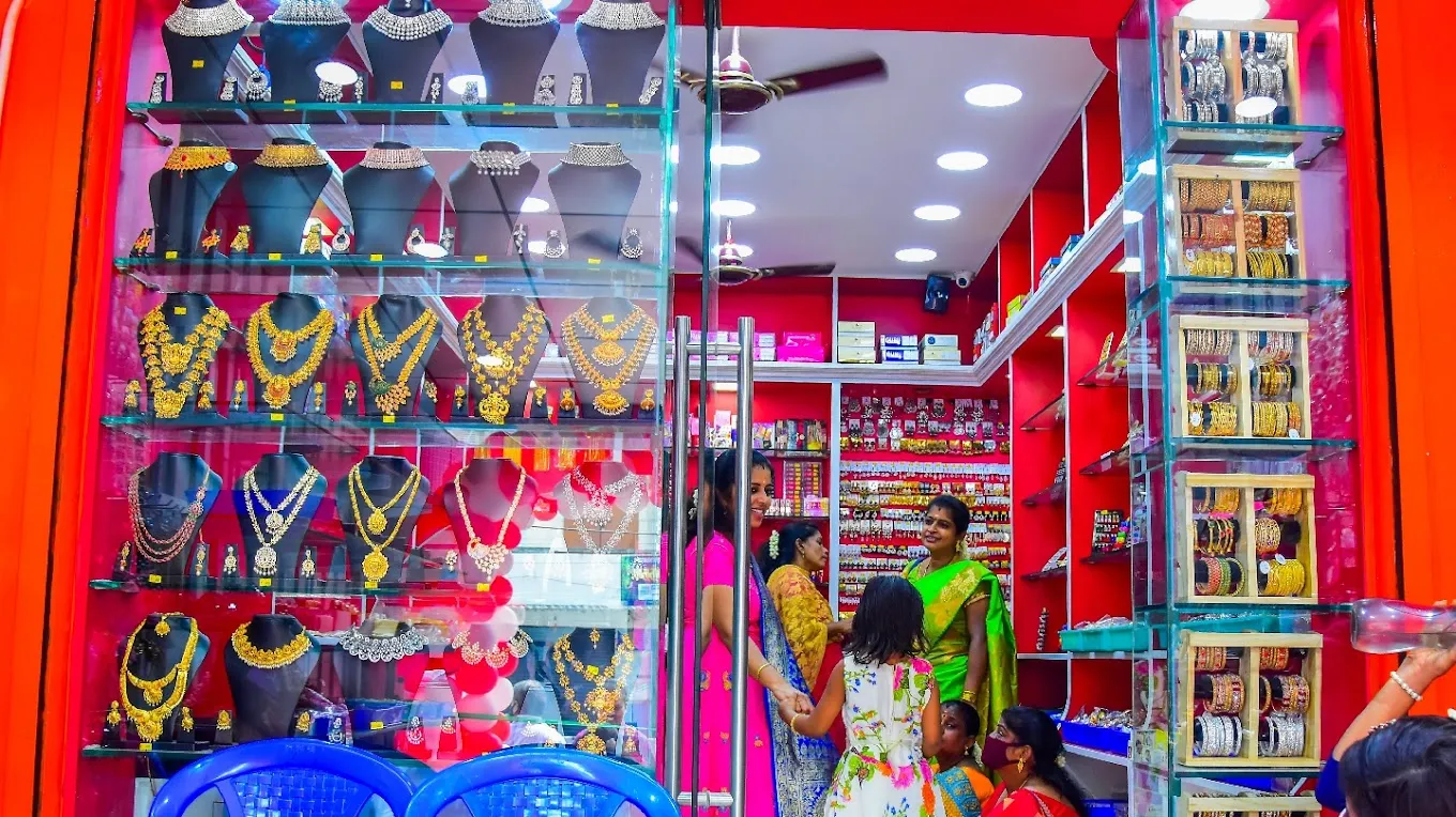 Henshika Fancy Store